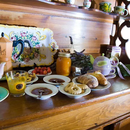La Torre Del Bed & Breakfast Poggio (Marche)